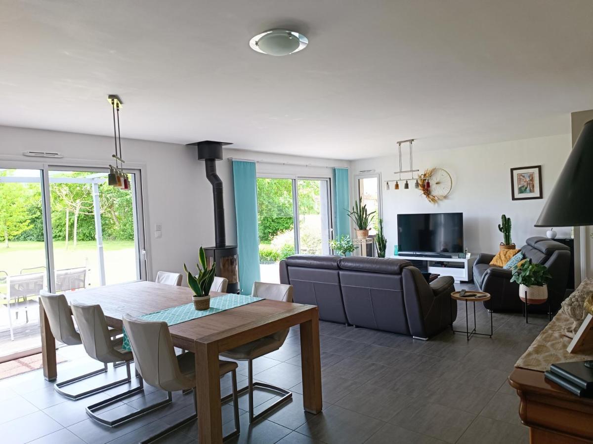 B&B Marianne-Jacky Lemans Montbizot Exteriör bild